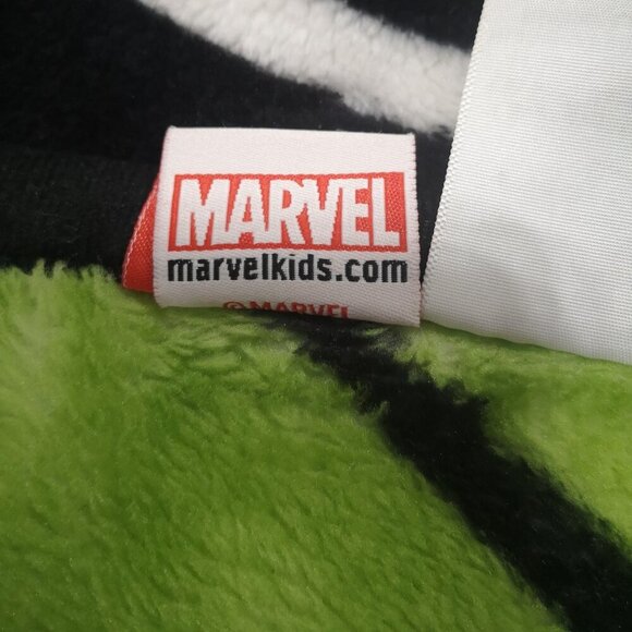 Marvel Avengers Assemble Multi Colored with Black Trim Fleece Throw - Picture 3 of 5